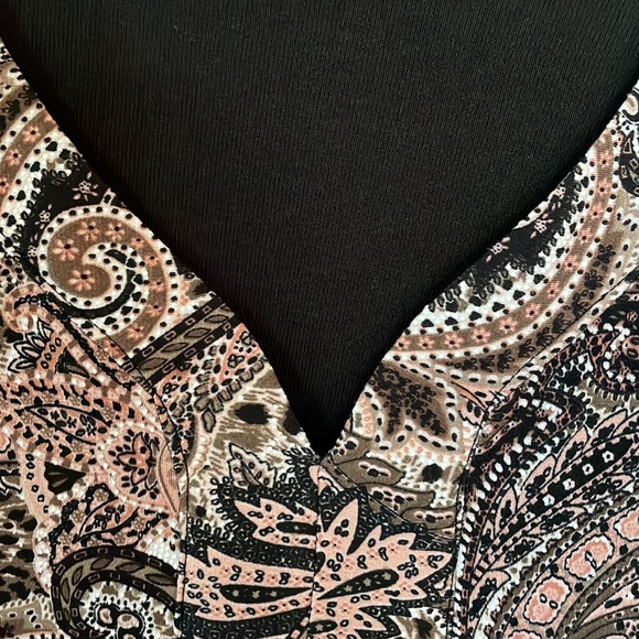 EUC Lovely Paisley 3/4 Sleeve Top- Amana - Picture 10 of 10